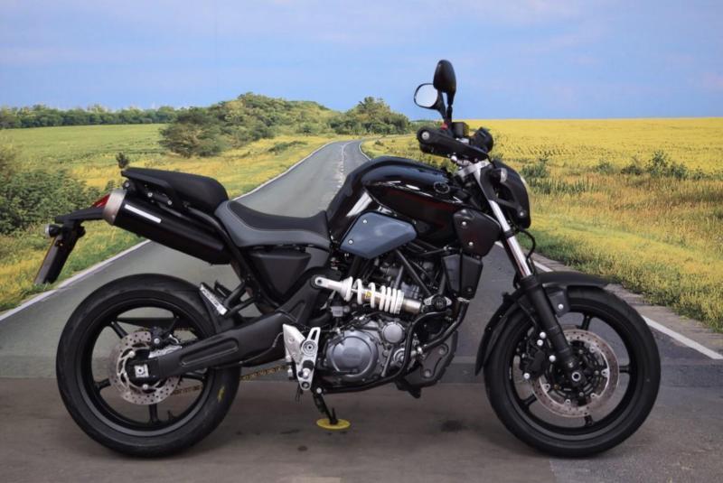 Yamaha MT 03 EXCELLENT CONDITION HAND ENGINE GUARDS Yamaha MT 03 EXCELLENT CONDITION HAND ENGINE GUARDS