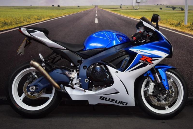 Suzuki GSXR 1000 спереди