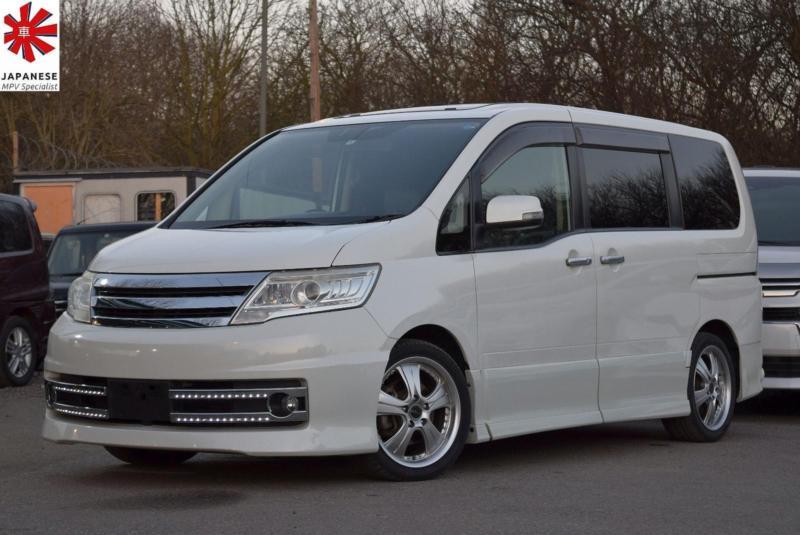 Nissan serena 2008