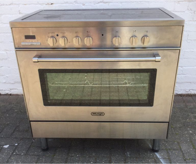 Delonghi electric range cooker and 5 ring halogen hob in Blyth