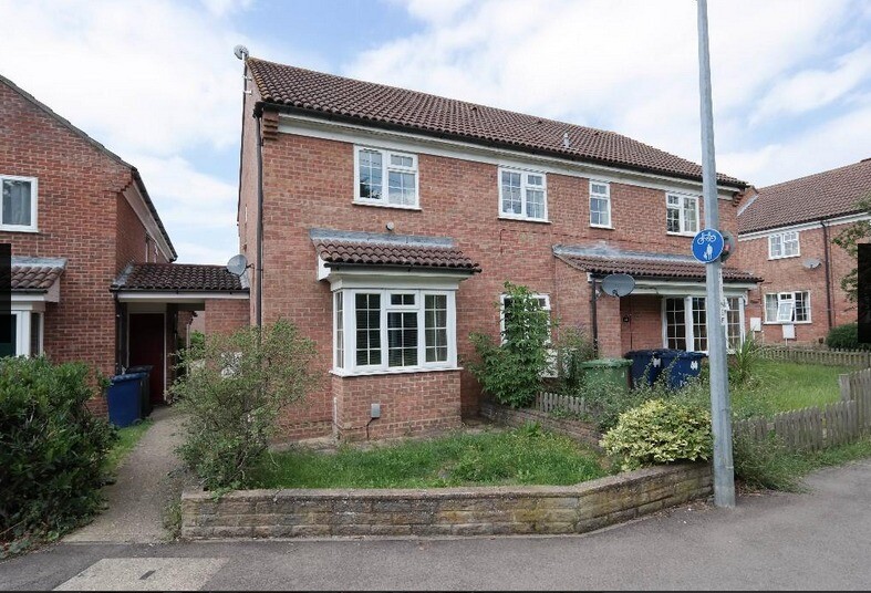 2 bedroom house in St Ives Outstanding Condition (Cambs PE27 3HT) for