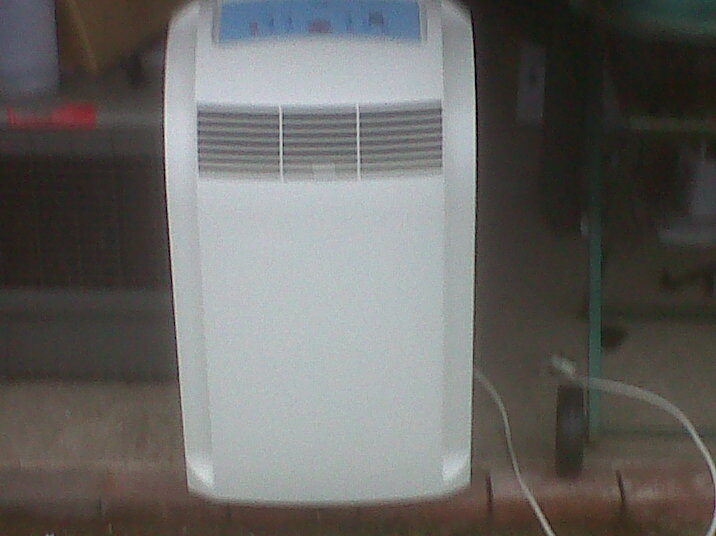 Matsui air conditioner/humidifer /remote control ,used once ,Comes with