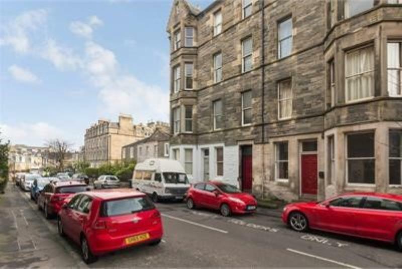3 bedroom flat in 3 Flat 2 Upper Gilmore Place, Edinburgh, Eh3 9nw, EH3