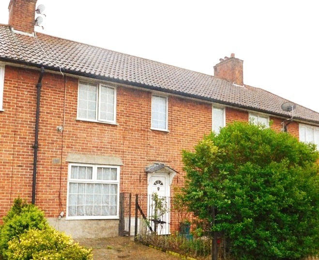 **3 BED HOUSE** FOR SALE** HANWELL** W7** in Ealing, London Gumtree