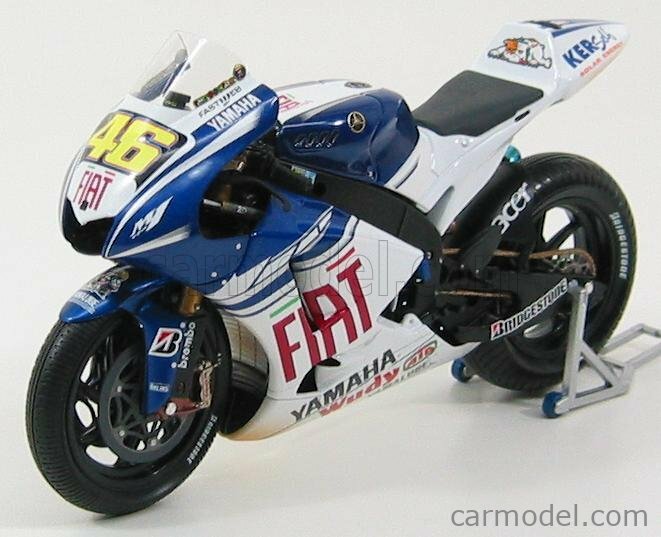 ミニチャンプス Yamaha YZR-M1 Valentino Rossi hq720.jpg?sqp=-