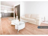 1 bedroom flat in Hierro Court, London, E1 (1 bed) (#1120407)