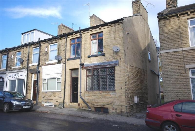2 bedroom end terrace property. Albion Road, Idle Village in Bradford