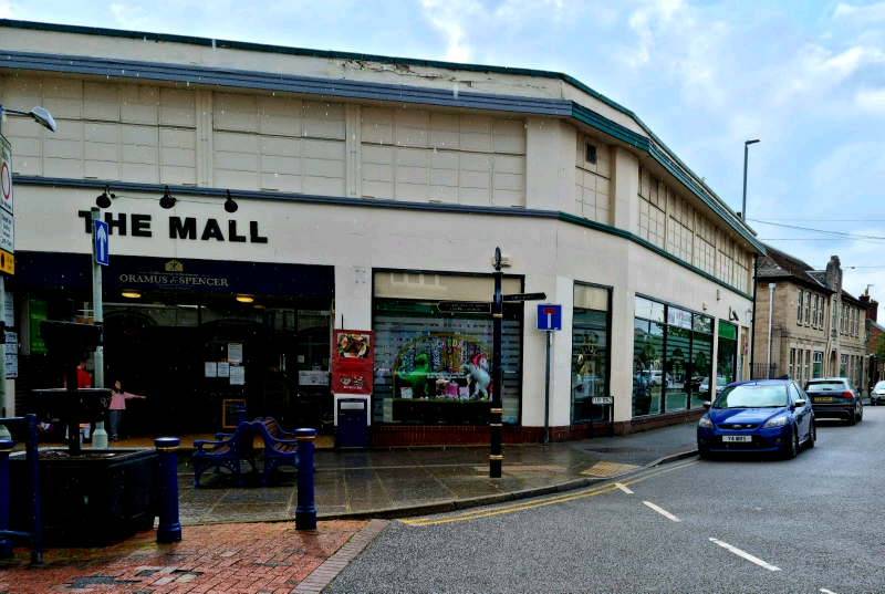 Small retail unit to rent in Shopping Centre Melton Mowbray Leics in