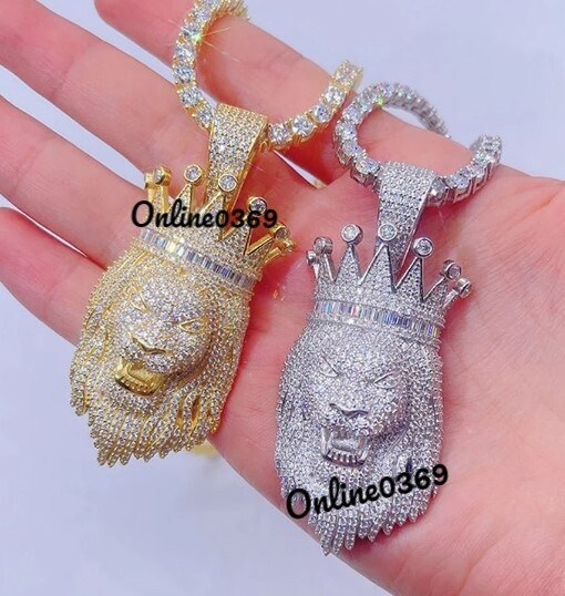 ONLINE0369 MEN'S ANGARY LION CHARM PENDANT SIMULATED DIAMOND & MOISSANITE SILVER FREE STUD