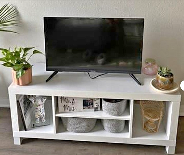 For Tvs Up To 42" | Durable And Sturdy White Finish