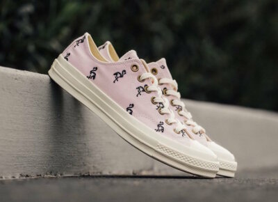 Flamingo clearance chuck taylors