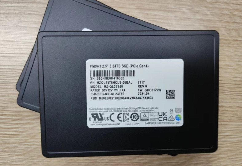 Samsung PM9A3 SSD MZQL23T8HCLS-00BAL MZ-QL23T80