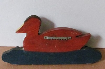 Vintage duck key holder plaque. Hand carved and painted. Signed by the artist