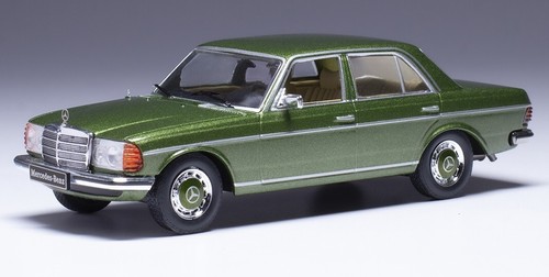 Mercedes-Benz W123 ダークブルー ミニカー1/43 1/43 メルセデス ベンツ ダークブルー IXO Mercedes 240 D W123