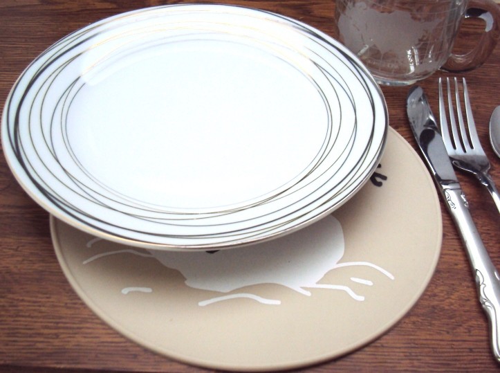 Beige Silicone Snowman Table Placemat, Table Trivet, Kitchen Hot Pad, Table Mat