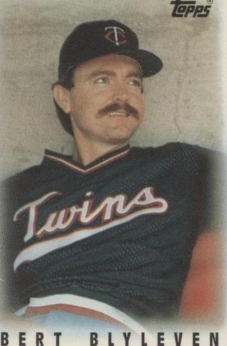 1986 Topps League Leader Minis - Bert Blyleven #23