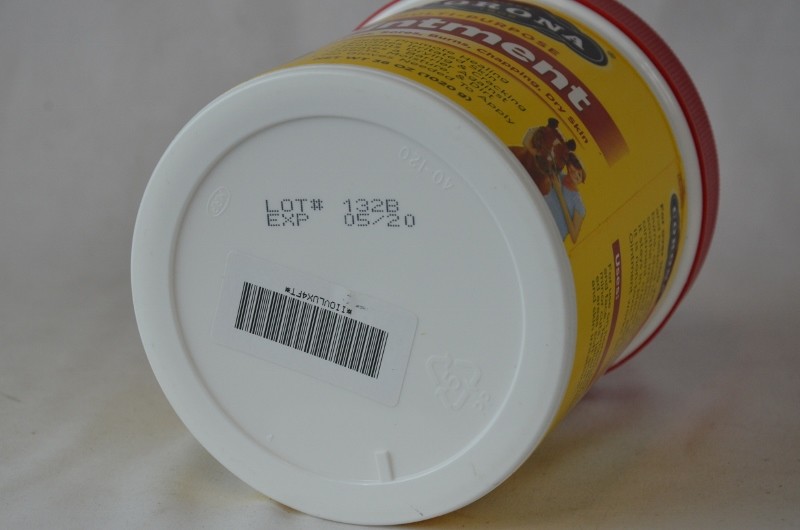 Corona Multi Purpose Ointment 36 oz Cuts Abrasion Sores Horse Cattle Dogs 05/20