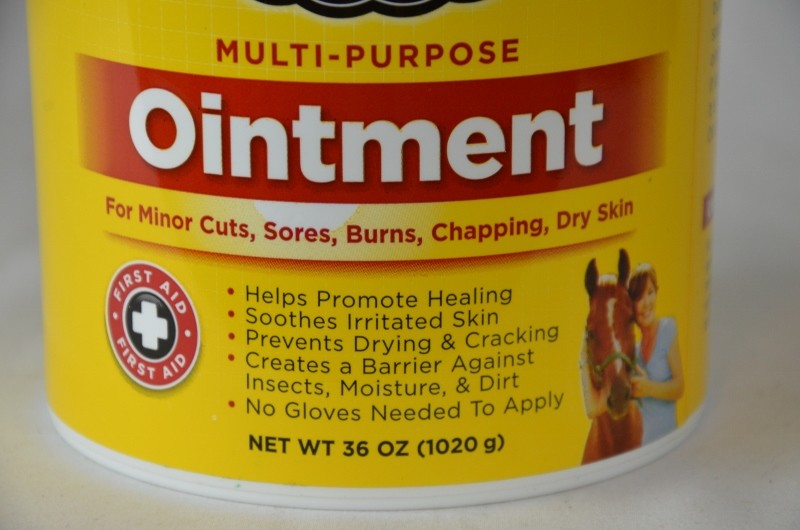 Corona Multi Purpose Ointment 36 oz Cuts Abrasion Sores Horse Cattle Dogs 05/20