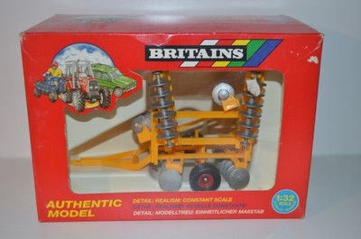 00015 Britains Model 9590 Disc Harrow MIB