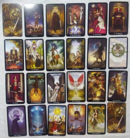 ◇◯◇ Petrak Tarot ◇◯◇　正規品 Amazon.com: Vieux Monde Express Mythic Tarot & Guide