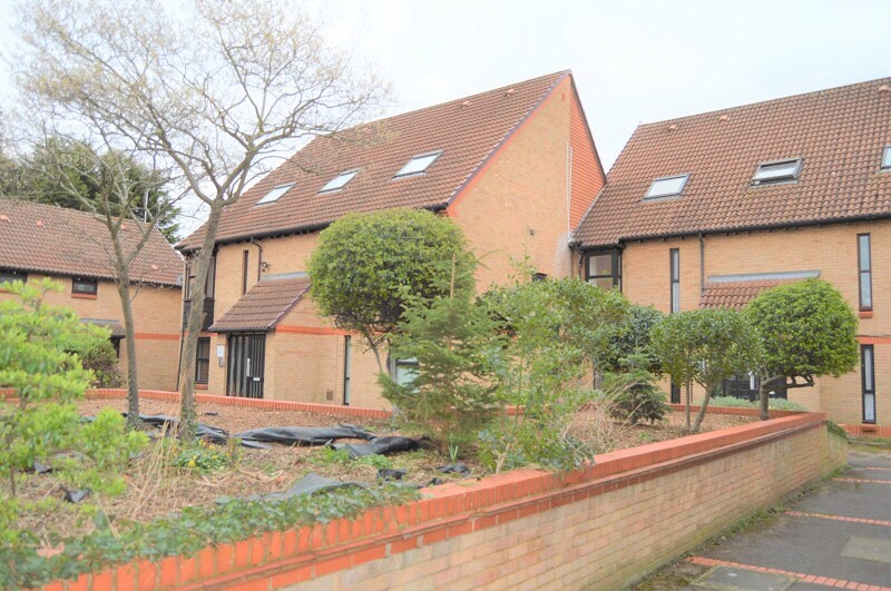 *READY NOW* Studio Flat in Datchet SL3 Close to M4/M25, Heathrow