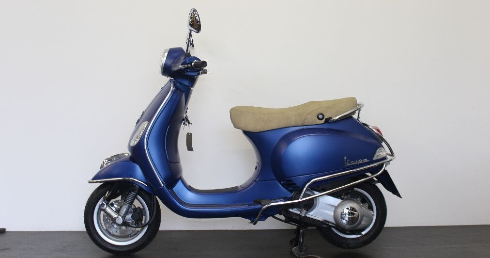 PIAGGIO VESPA LX 125 IE - MATT BLUE - ONLY 5156 MILES - CHROME BARS ...