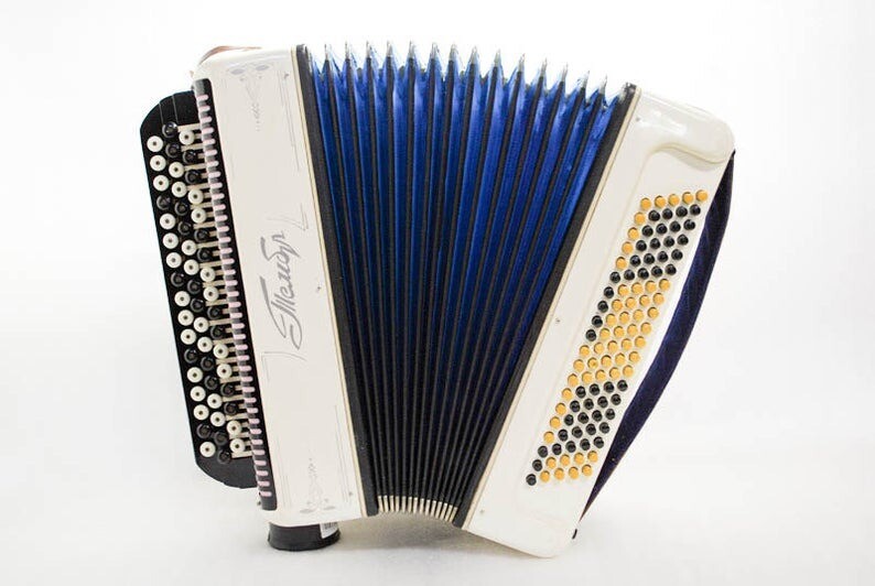 Bayan Tembr Russian Button Accordion 100 Bass Vintage Musical
