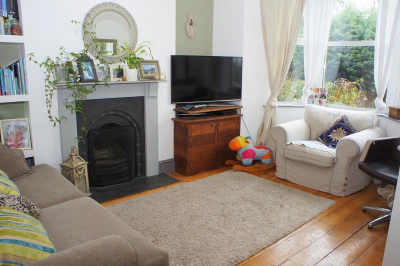 2 bedroom house in Ham Green, Pill, North Somerset, BS20 0EY in Pill