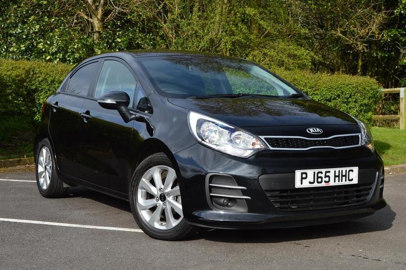 Kia rio черная