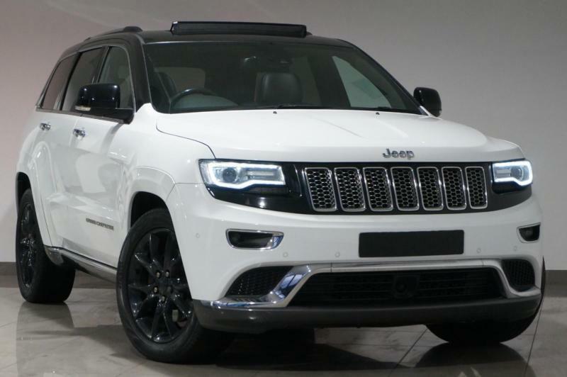 White Jeep Cherokee L