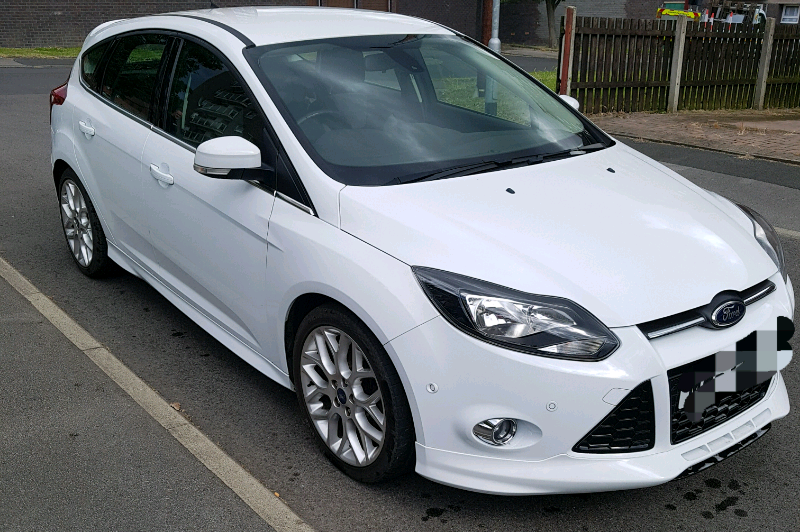 Ford Focus Zetec S in pearl white 1.6 TDCI 63 plate with auto park | in