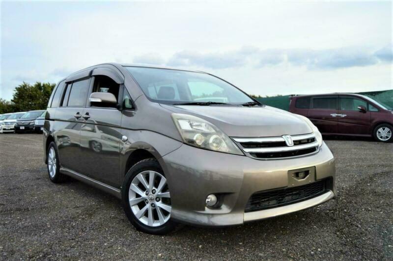 Toyota isis 2008