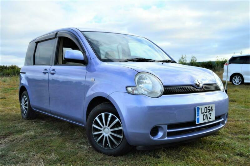 Toyota sienta 2004