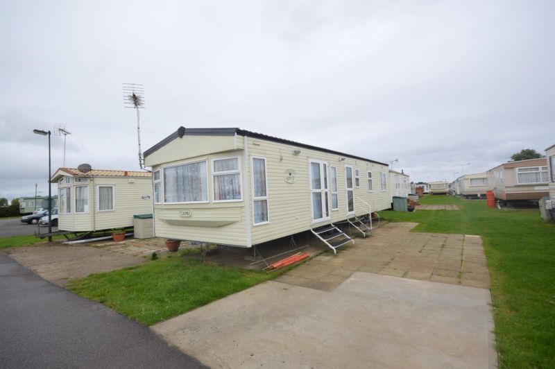 Static Caravan ClactononSea Essex 3 Bedrooms 8 Berth Cosalt Carlton