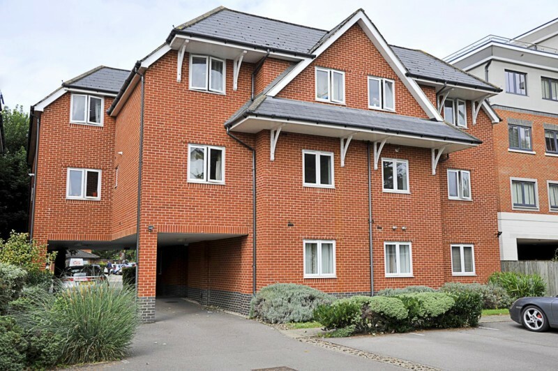 1 bedroom flat in Bridge Court, Bridge Avenue, Maidenhead, SL6 in