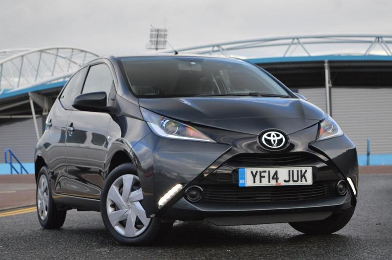 Toyota AYGO 1.0 VVT-i X-Play 5 door (grey) 2014 | in Huddersfield, West ...