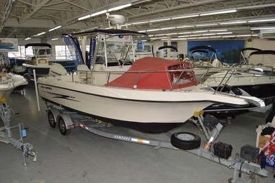 1999 Hydra Sports 230 Sea Horse CC, Evinrude 225hp, GPS, Radar, w/ 2005 Trailer
