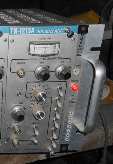Tracor Northern TN-1213A  ADC  Analog to Digital Converter -- NIM Mod- Untested