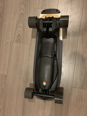 Boosted Board Mini X - Electric Skateboard - Barely Used (Only 11.8mi)