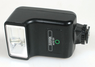 UNIVERSAL FLASH UNIT/SUNPAK AUTO 221