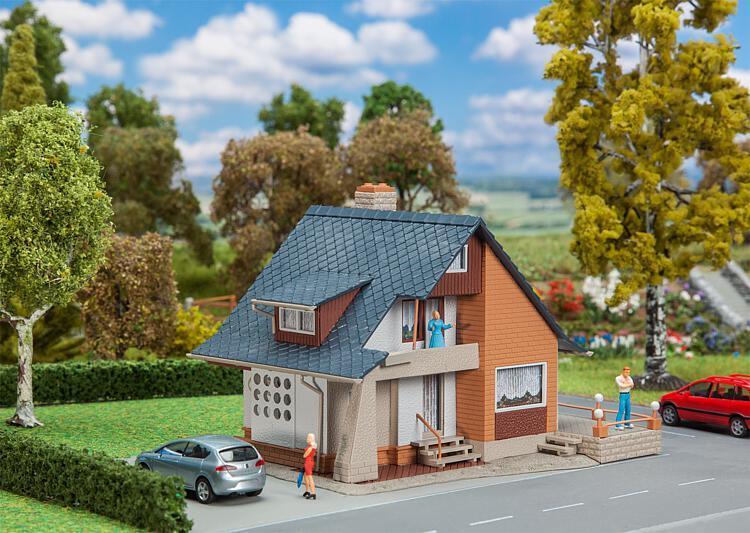 ## Faller 131504 Wohnhaus Mit Balkon ##