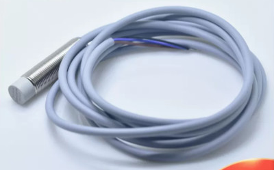1PC NEW FIT FOR Proximity switch I3SF-M0801P-CES4