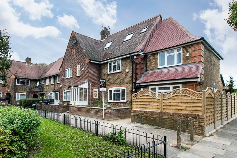 Stunning Modern Studio East Acton All Bills Included Close to