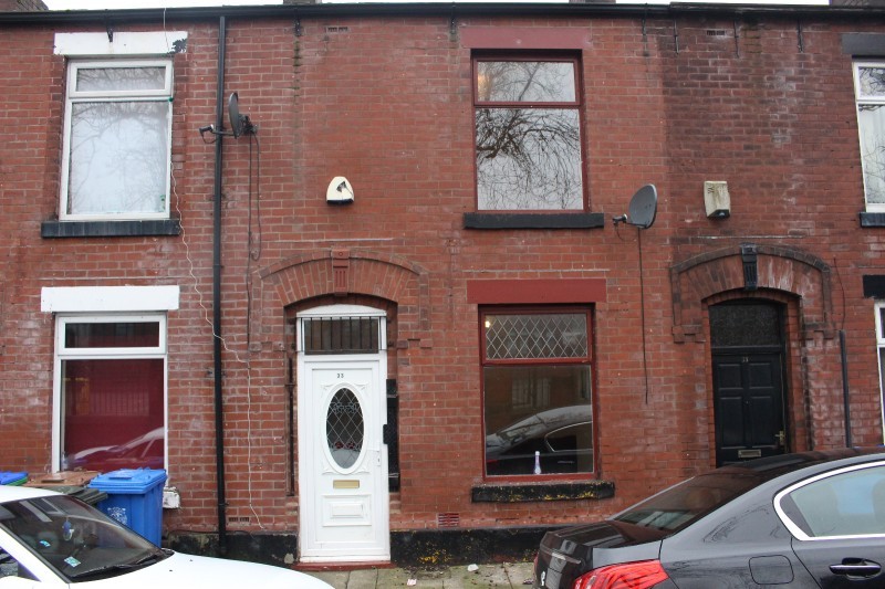 2 bedroom house in Holborn Street, Sudden, Rochdale, OL11 in Rochdale, Manchester Gumtree