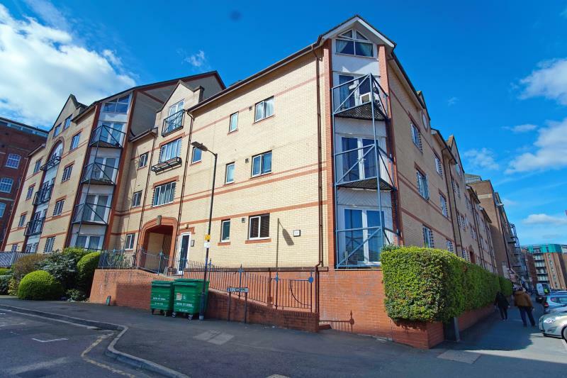 1 bedroom flat in Jessop Court, Ferry Street, City Centre, BS1 6HW in
