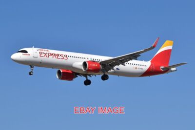 PHOTO  AEROPLANE AIRBUS A321-251NX EC-NIA IBERIA EXPRESS  C/N 9571 BUILT 2020 SE