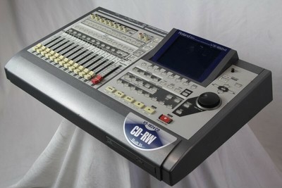 ROLAND CD Player & Recorder VS-1824CD (P1-366493-1)