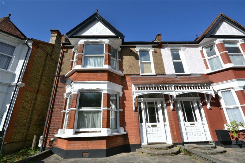 1 bedroom flat in Fallow Court Avenue, North Finchley, London, N12 in