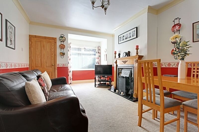 2 Bed End Terrace Off Newland Ave, HULL, HU5 in Hull, East