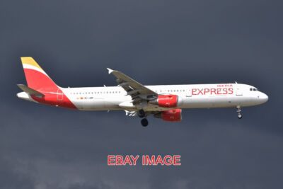 PHOTO  AEROPLANE AIRBUS A321-211 EC-JDR IBERIA EXPRESS  C/N 2488 BUILT 2005 SEEN
